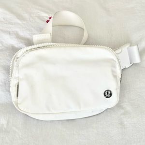 LULULEMON Everywhere Belt Bag